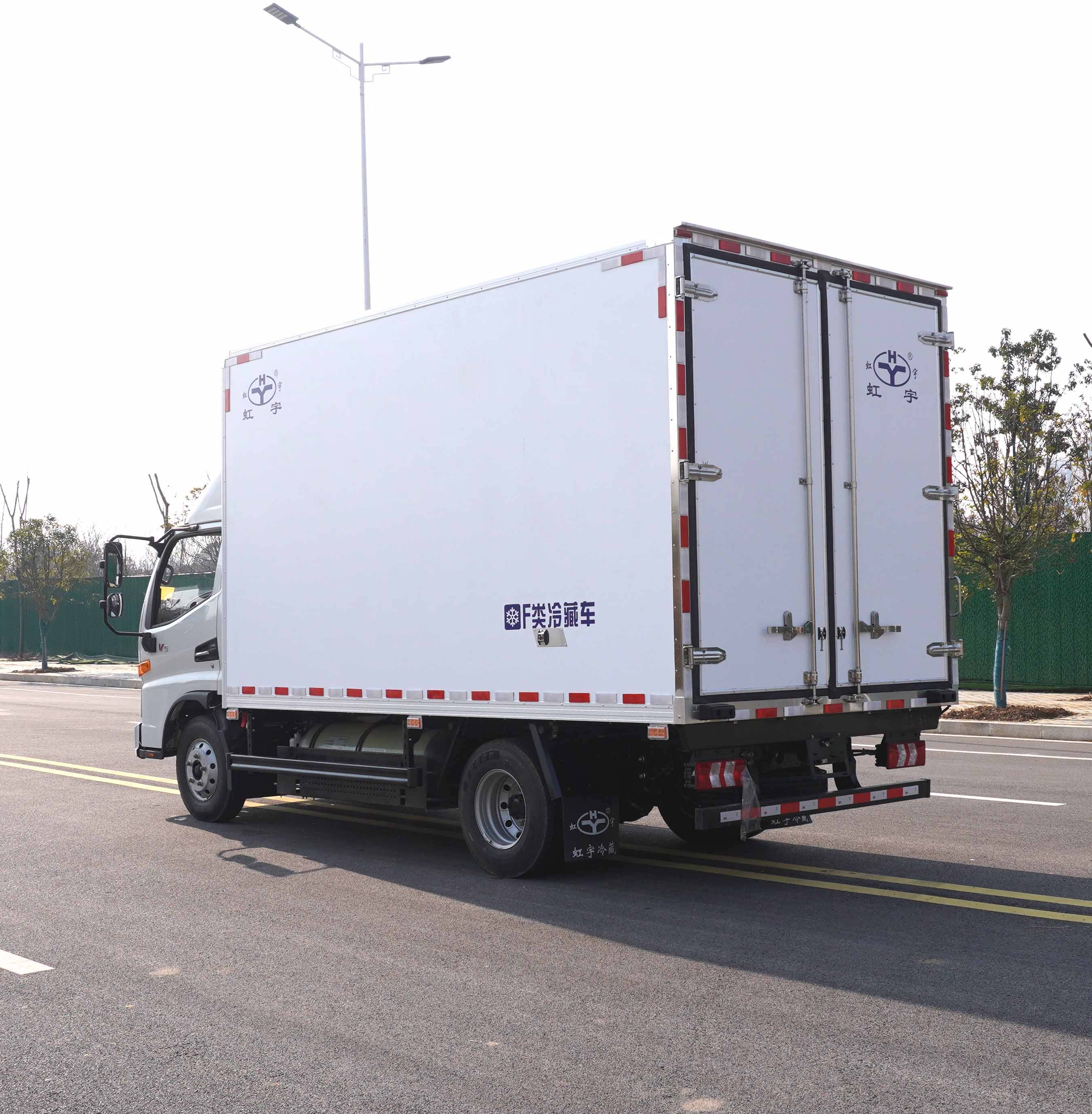江淮骏铃V5 4.2米冷藏车 高效冷链运输解决方案与市场行情解析